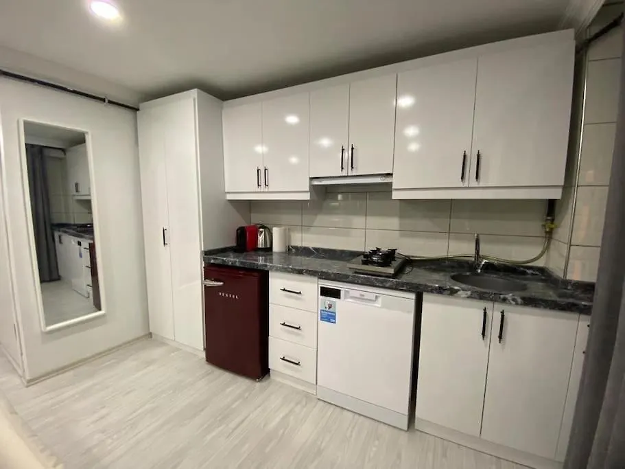 Renovated 2Br Apartment Near Metro Istanbul