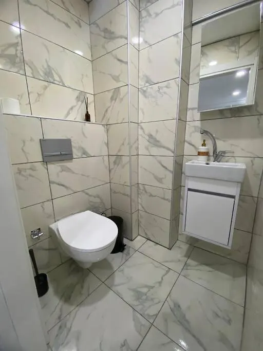 Renovated 2Br Apartment Near Metro Istanbul
